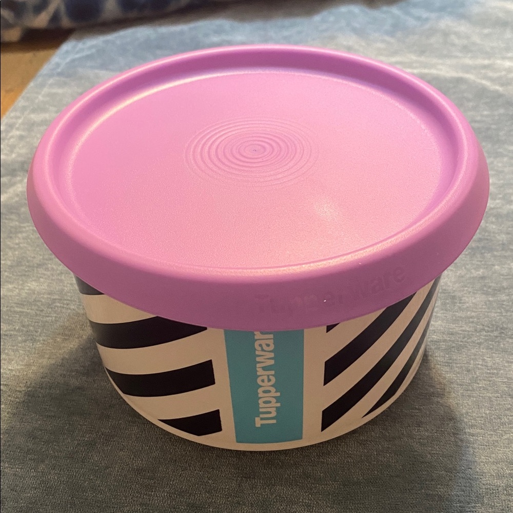 Tupperware Urban Move stacking Containers NEW - Picture 5 of 7